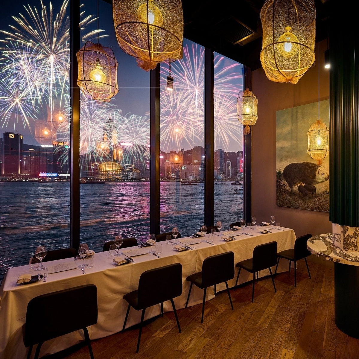National Day Fireworks 2024 - Private Party Space at HUE Dining - Best view in Hong Kong! (10 - 18 persons) 國慶煙花匯演 最佳維港海景餐廳 HUE 私人包廂 - Woolly Pig Hong Kong
